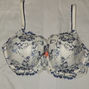 Victoria's Secret White and Blue Lace Bra